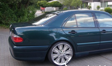 бленда (накладка) на стекло Mercedes E W210 фото
